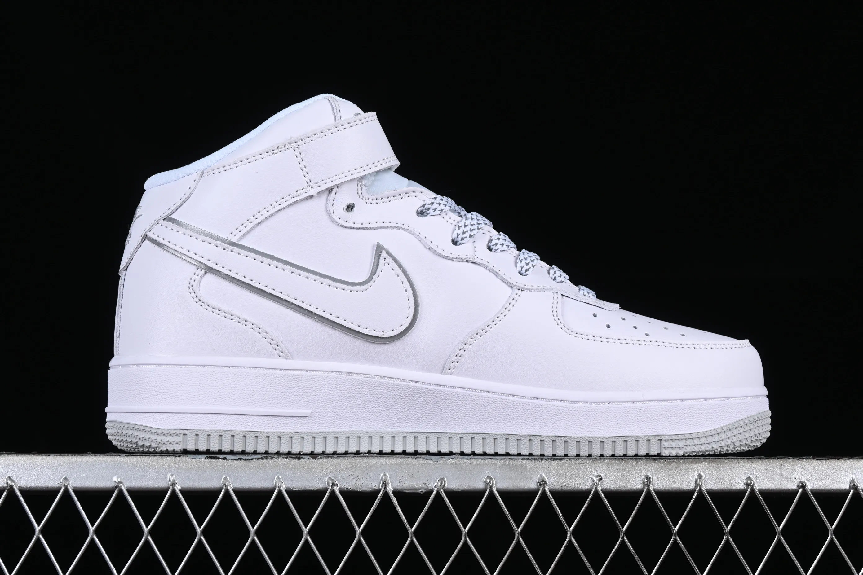 All Categories Nk Air Force 1 Air Force Series Nk Air Force 1 Mid Air Force Mid Nk Air Force 1'07 Mid Beige Silver Stars Air Force One Mid Casual Sneakers WP5623-836